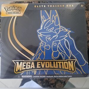 Pokemon Elite Trainer Box - Blue and Gold